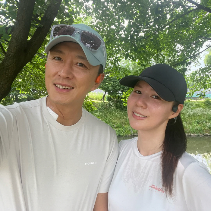 Jin Tae-hyun already rehabilitated after 4 days of thyroid cancer surgery..I don't feel sorry for the marks on my neck
