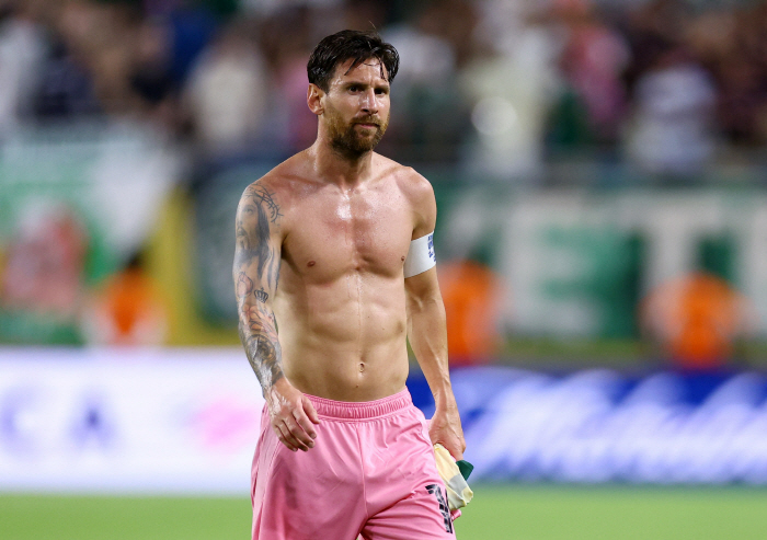Now we're really done Barca, official farewell to Messi after 4 years...I've paid back 76 billion won in my overdue wages
