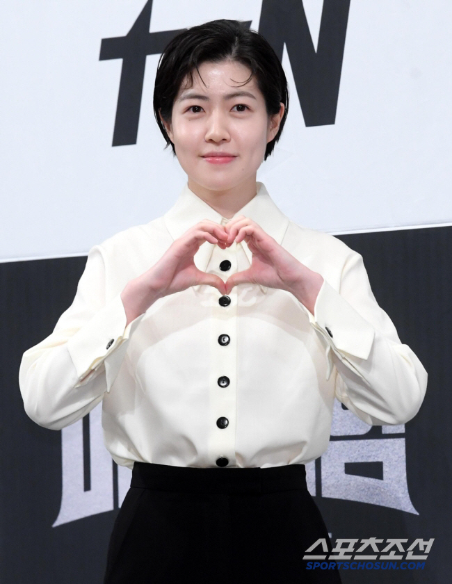 Shim Eunkyung Joins Ha Jung-woo in tvN Drama ‘Building Owner’