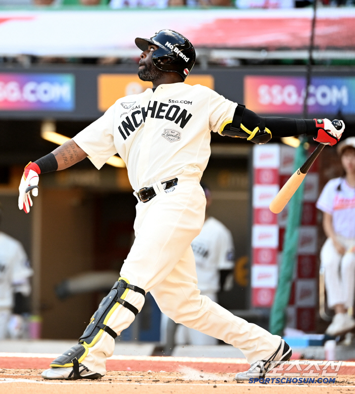  Eredia hits Ryu Hyun-jin with a first solo shot