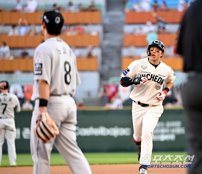  Han Yu-sum, a solo shot, Hanwha infielder who is disappointed