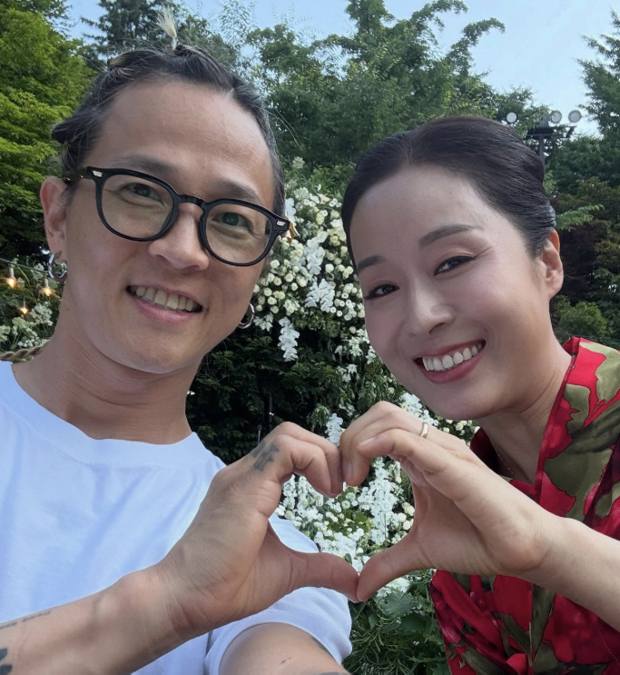 Poppin Hyun-jun's financial strength without hitting the fake news of infidelity divorce...Seongsu-dong 4-story building with movie theater unveiled