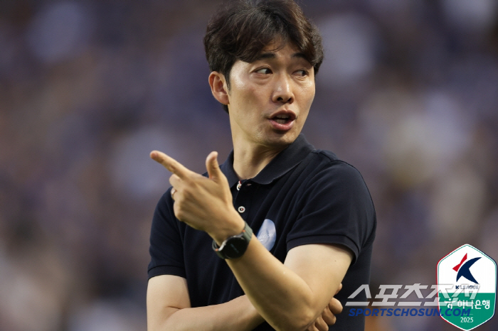 Rumors of Suwon Samsung manager Park Seung-soo's transfer to Newcastle? I don't know. Many teams are interested in it. 