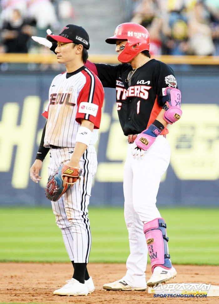 Shout out! Ko Jongwook! KIA in the first round, LG defeated 12-2 and won the Winning Series 