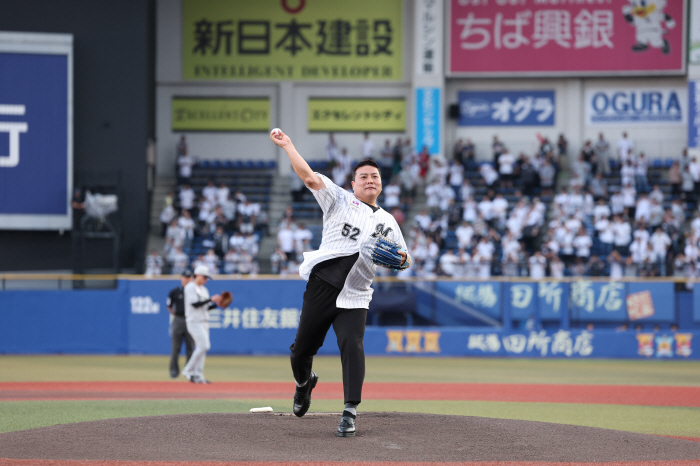 Special beings, not foreigners...I hope KBO Legend gets closer on the mound
