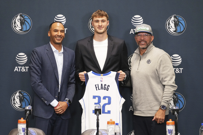 There's no doubt about it! Cooper Flag, the No. 0 candidate for Rookie of the Year. ESPN, outstanding defense  position in Dallas  white superstar symbolism