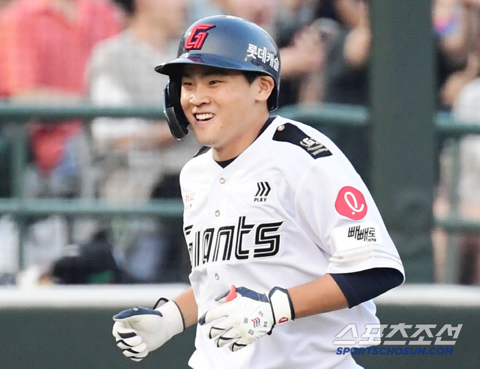 You can't sweep! Lotte, Park Chan-hyung of the Independent League, will return to second base  Yoo Kang-nam's home turf