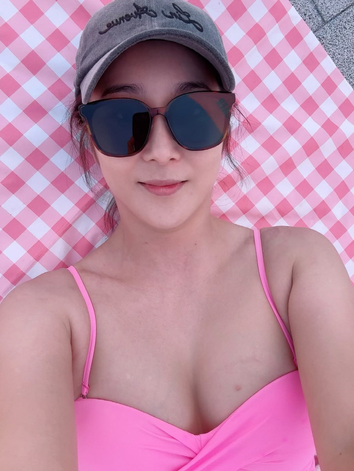48-year-old Dolsing Mom Jang Ga-hyun focuses on her swimsuit..173 cm·54 kg management end king
