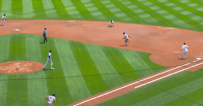 Even the pride of his first double play of the 337 at-bats season disappeared, and Lee Jung-hoo's three consecutive hitless games are no longer average in the batting average OPS league