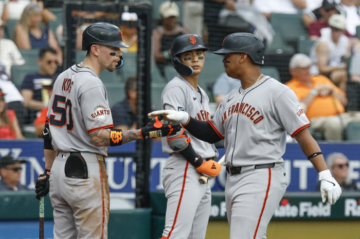 Even the pride of his first double play of the 337 at-bats season disappeared, and Lee Jung-hoo's three consecutive hitless games are no longer average in the batting average OPS league