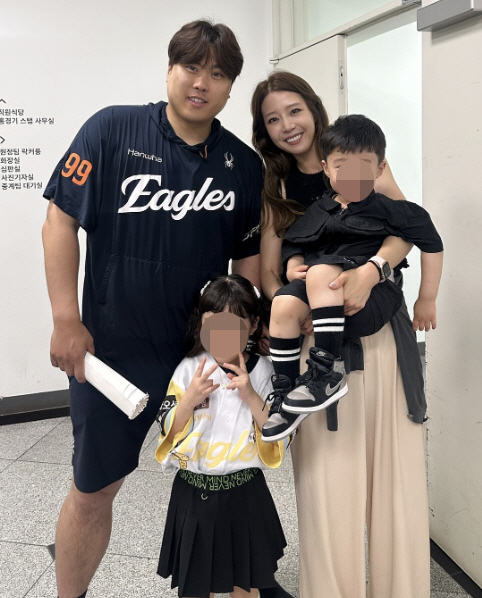 Hundreds of billions of assets Ryu Hyun-jin ♥ Bae Ji-hyun reveals family photos with two children in bungeoppang