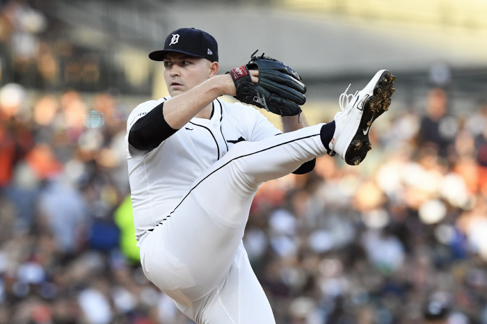 I didn't want to leave any energy behind Verlander Scherzer's successor cruises 7 innings, 13K scoreless, 10 consecutive wins, and CYA has won 2 consecutive games