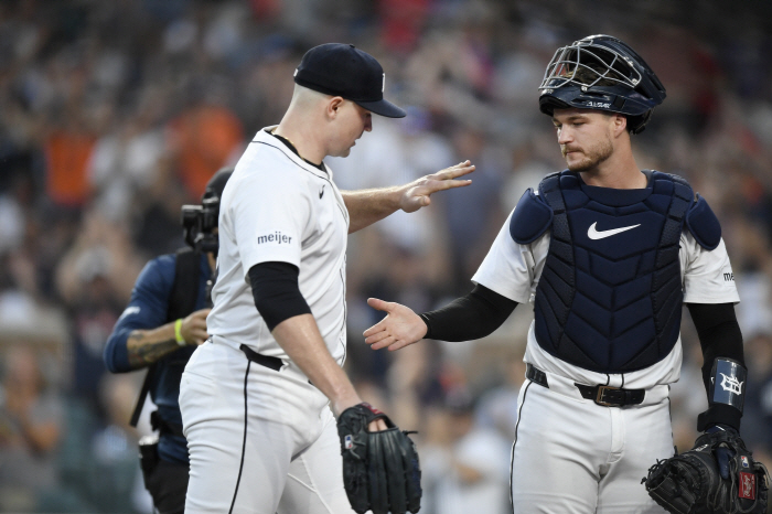 I didn't want to leave any energy behind Verlander Scherzer's successor cruises 7 innings, 13K scoreless, 10 consecutive wins, and CYA has won 2 consecutive games