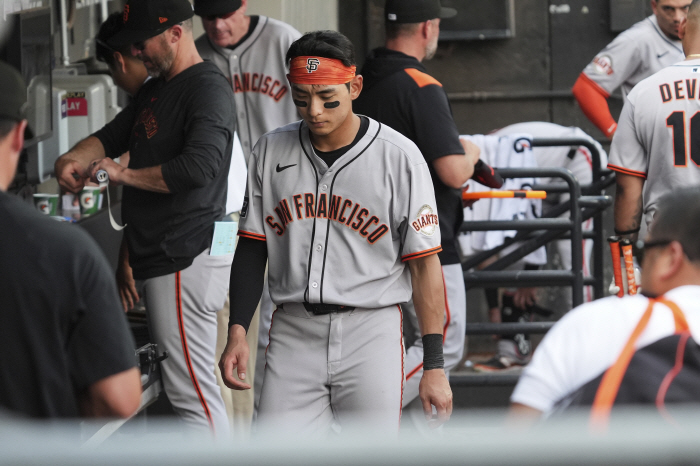 If it was Korea, I already went to the second division and had no hits in three times at bat. SF Lee Jung-hoo, is the slump for two months a problem with my skills?