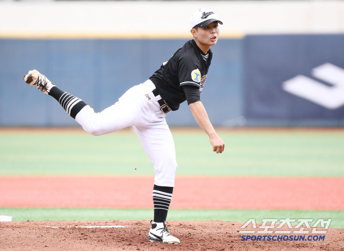 Jung Dae-hyun's dream is 5km higher than Ansan's Kim Do-young Bom, and he pitched five innings of one run against Seongnam High School, the winner 