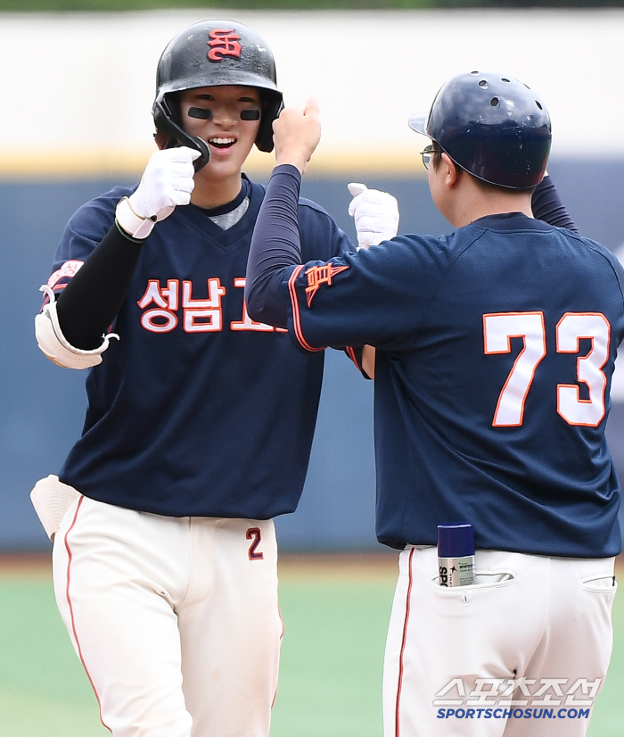 Jung Dae-hyun's dream is 5km higher than Ansan's Kim Do-young Bom, and he pitched five innings of one run against Seongnam High School, the winner 