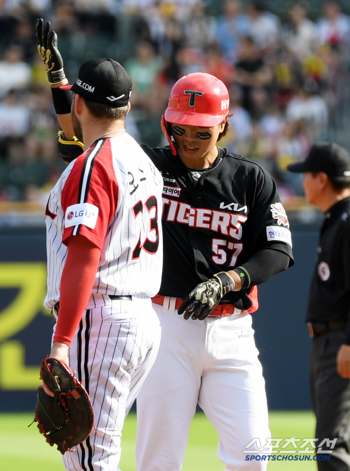 Ko Jong-wook's hot batting sense of fear of hitting a career batting average of .300 as a natural enemy of Chirinos