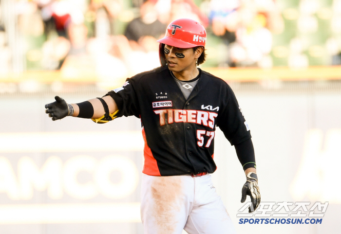 Ko Jong-wook's hot batting sense of fear of hitting a career batting average of .300 as a natural enemy of Chirinos