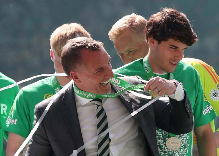 Korea's next generation ace with wings spread out. Don't leave it behindManager Rogers Frustrated at Celtic → Could Leave