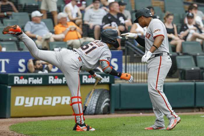 Lee Jung-hoo, aren't you holding onto SF's ankle? The skepticism that started to look up is outstanding, but how it's going to turn out in science fiction
