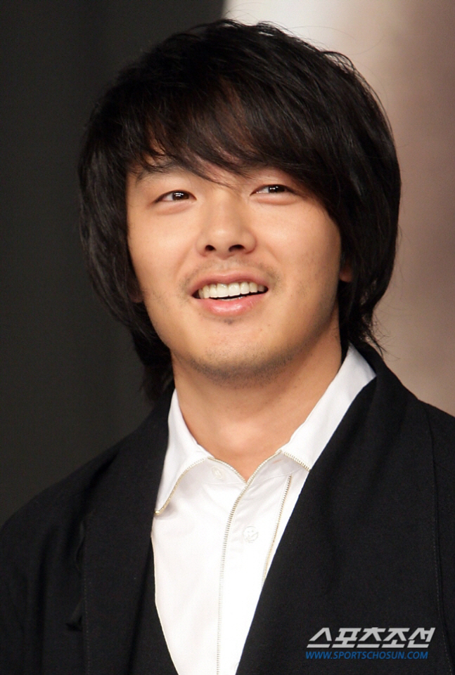 Park Yong-ha died at her home in Nonhyeon-dong, and today (30th) 15th anniversary is still unrealistic and still longing