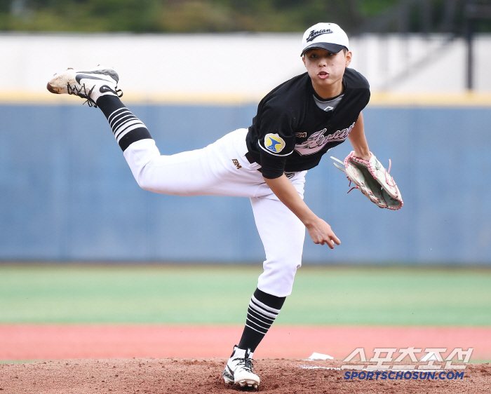  Kim Do-young of Ansan Technical High School, a spirited submarine