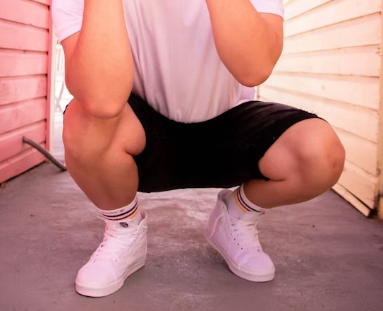 A teenager who stole 700,000 won, 1,000 squats due to corporal punishment...Urine, blood, kidney transplants