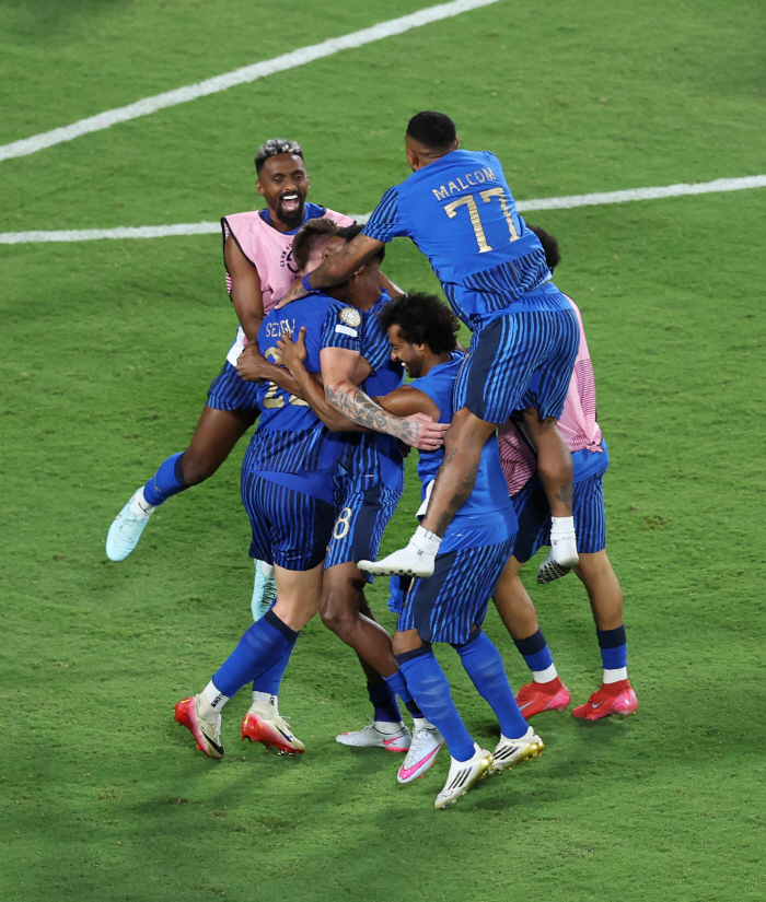  Asia's Real Madrid Al Hilal Gearco is in trouble, beating Guardiola's Man City 43 to the quarterfinals of a miracle