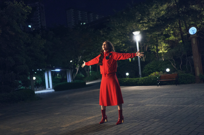 A combination of trust and victory...Im Yoon-ah, director of Exit, the devil is back