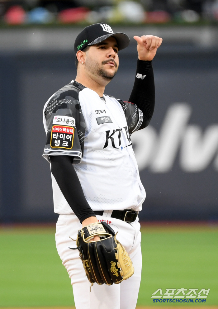 The first nomination, Park Joo-sung over the past seven years, the first start of the game, and the breakthrough of KT's four-game winning streak