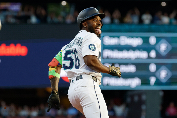 I even covered up my colleague's historic home run! No. 33 Raleigh breaks AL's record for single lead in three cars