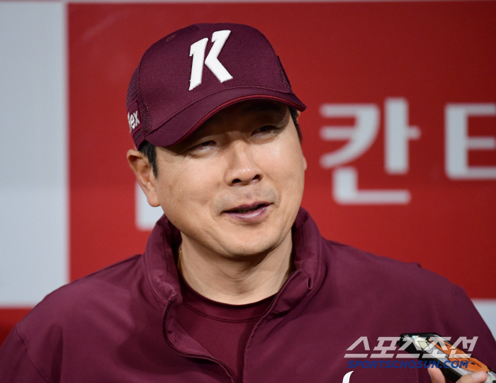 I'm sure you're good at baseball, but you can make it to ML? Song Seong-moon, can you go to America I asked the director. 