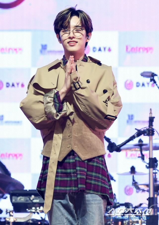 Jay Withdrawal From DAY6 Exposes Discrimination Against Unpopular Members It was me in Korea