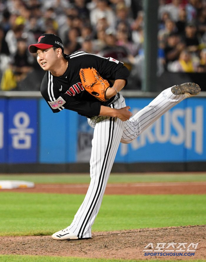 Keep the 2nd place and go over the 1st place. LG, Lotte chase 3 to 2, shake off. Austin has 20 home runs for 3 consecutive years and Kim Jin-sung has 20 holds for 3 consecutive years 
