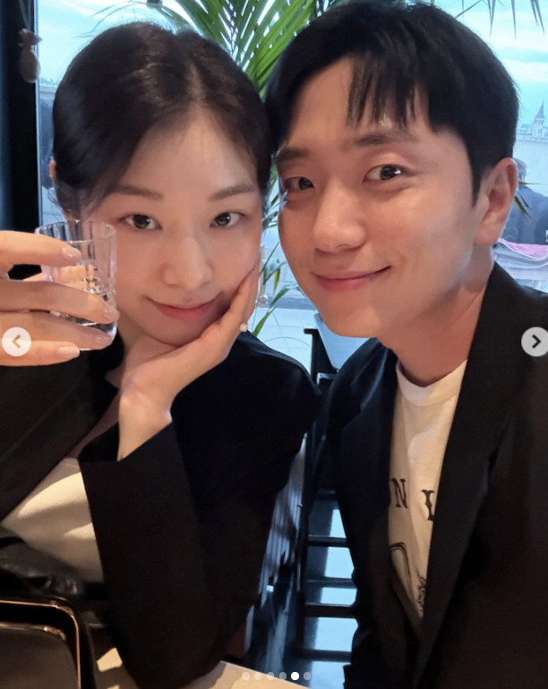 Kim Yu-na ♥ Go Woo-rim transforms into a 'crazy couple' in Paris...Sweet selfies will be released