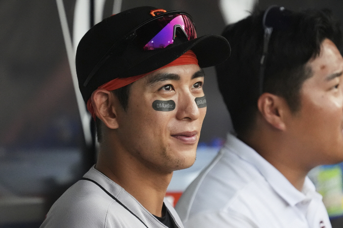 Lee Jung-hoo, who closed 0.143 in June → The worst monthly batting average ever.. It wasn't like this last year either