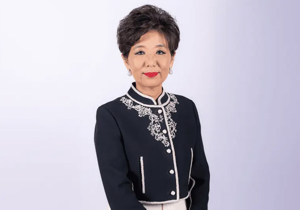 Mansour, a Korean female livestock who jumped into 1.6 trillion won in wealth, unexpectedly appointed as CEO of Olympique Lyon in the second division