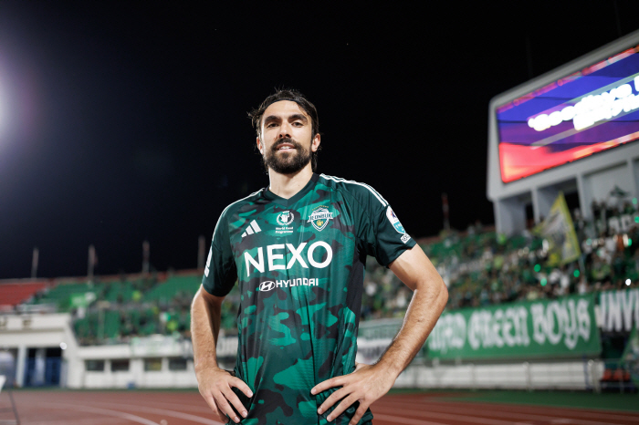  Kim Chun-jeon multi-goal Jeonbuk Compagno selected 21st round MVP of K League 1