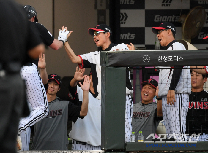  Austin Yeom Kyung-yeop's atmosphere is a home run