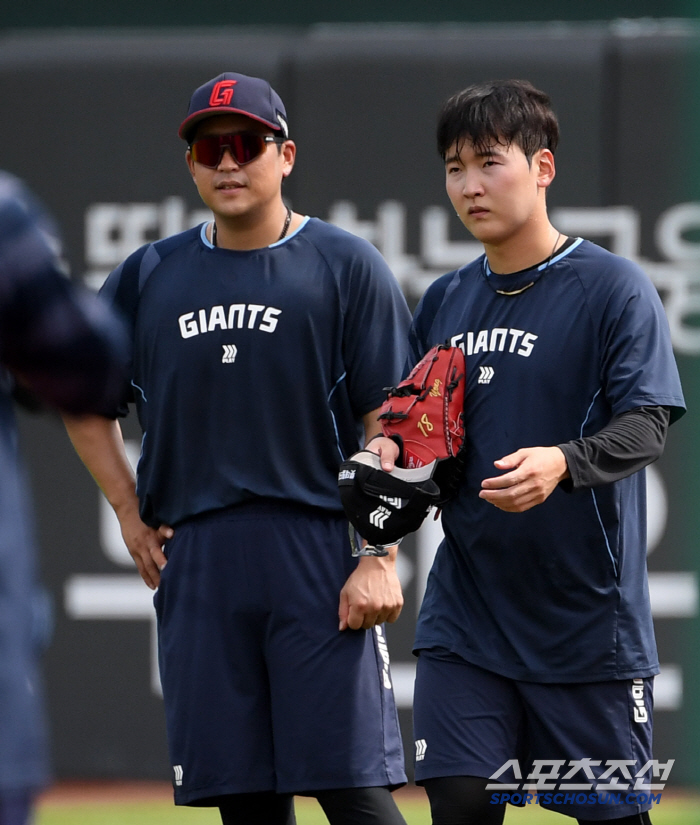  Choi Junyong, Yoo, after training in Gangnam, talk to each other