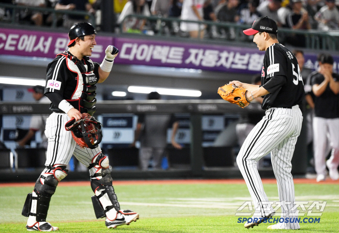  LG Park Dongwon and Yoo Youngchan won
