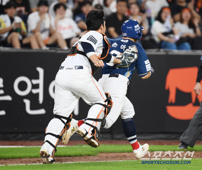  Son Ah-seop failed to double steal
