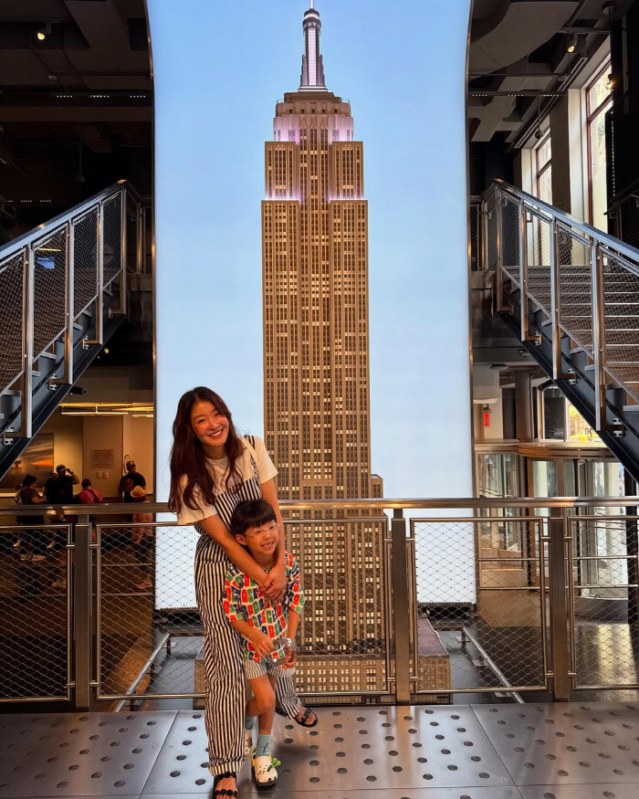 Single mom Lee Si-young took her to the U.S. Let's get along well