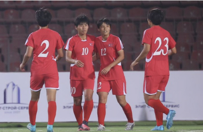 South Korea and North Korea can't even get a business card. 100 crazy goals in the preliminary round → 9th place in FIFA rankings