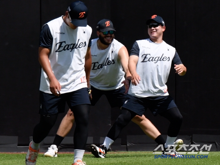 This hamstring was the source of power. Ponce revealed himself. As soon as I saw it, I was amazed