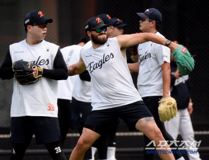 This hamstring was the source of power. Ponce revealed himself. As soon as I saw it, I was amazed