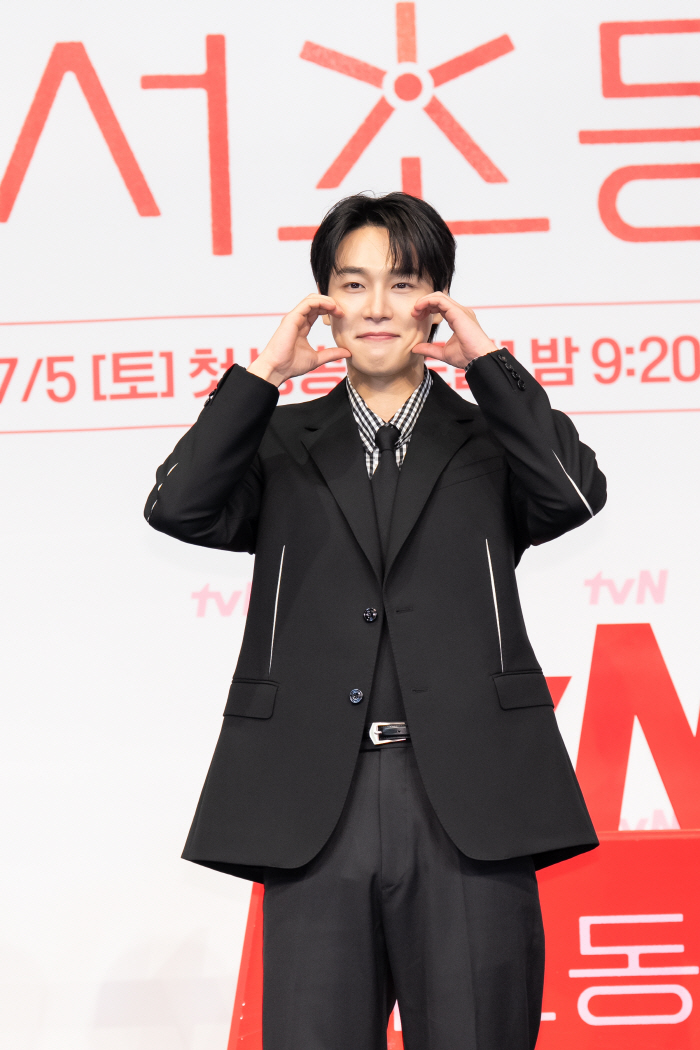Unseul Jeon Doctor → Kang Yoo-seok, who became a lawyer in Seocho-dong, seems to be healthy