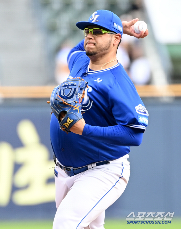 Wow... Samsung got away with the disaster! Ridiculous error in the bottom of the ninth inning, full base crisis → Anyway, he blocked it! Defeat Doosan 41 and escape 4 consecutive losses