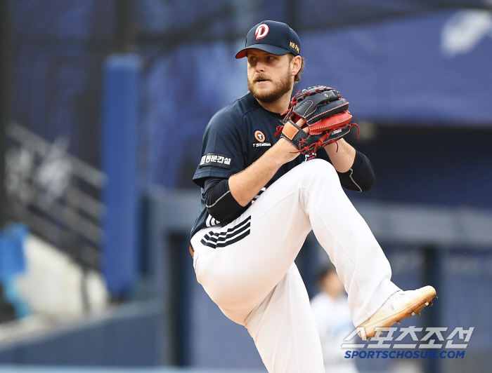 13 hits in 2 ⅔ innings → 7 hits in 3 ⅓ innings → Can't even take out a 1 million pitcher.. I can't help but keep looking forward to it