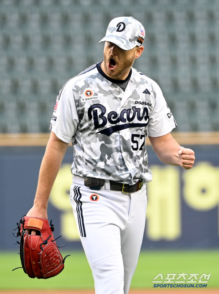 13 hits in 2 ⅔ innings → 7 hits in 3 ⅓ innings → Can't even take out a 1 million pitcher.. I can't help but keep looking forward to it